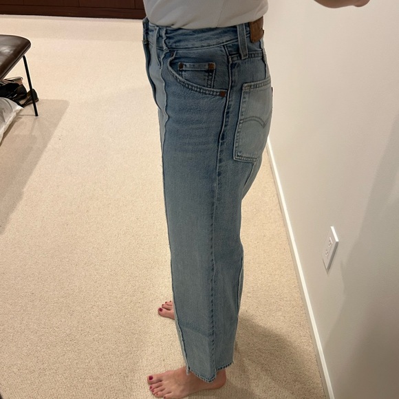 Levi's Women's Light Blue Barrel Leg Jeans - Picture 2 of 5